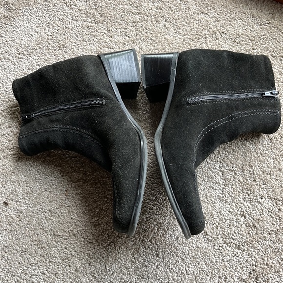 La CANADIENNE Booties - Picture 2 of 5